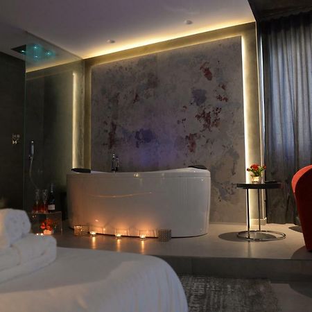 Suite28 Brindisi Bagian luar foto