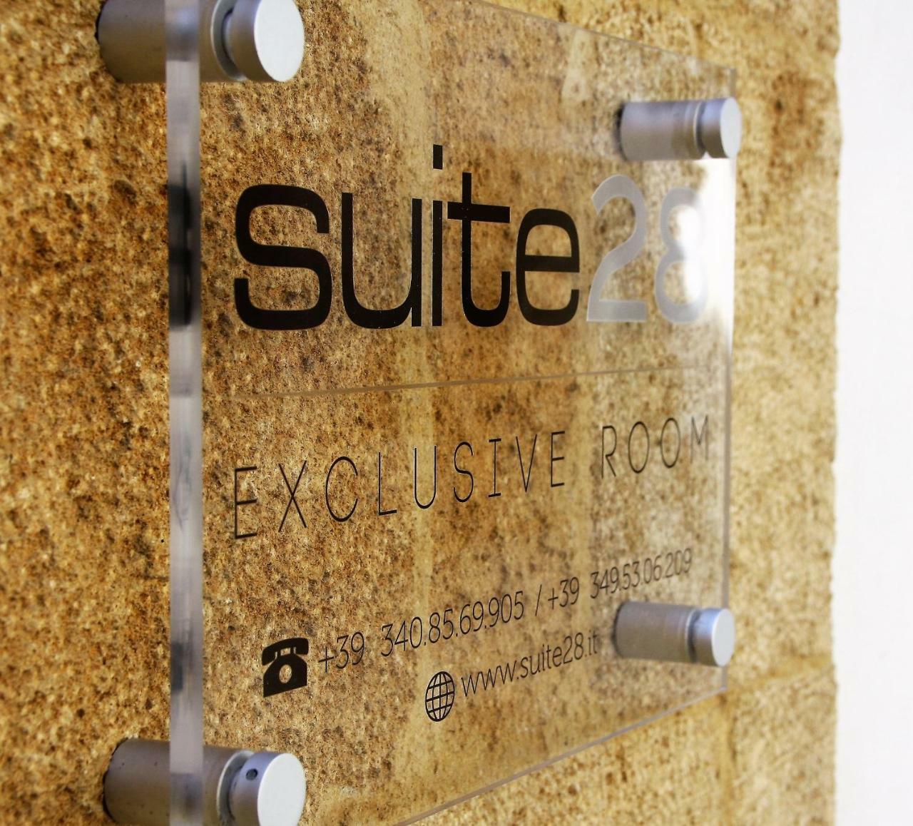 Suite28 Brindisi Bagian luar foto