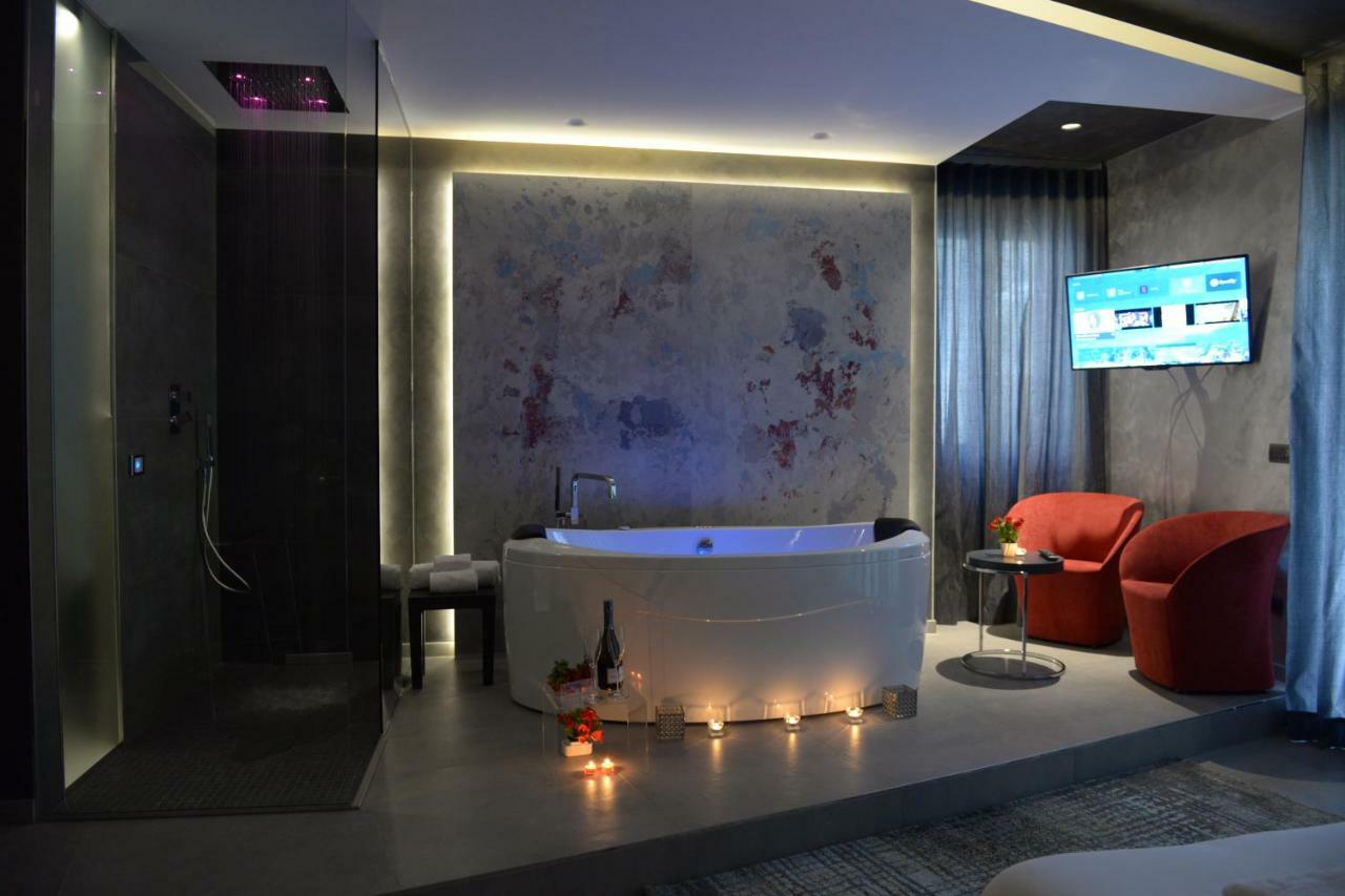 Suite28 Brindisi Bagian luar foto