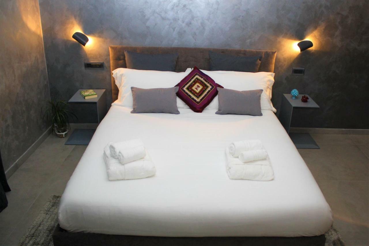 Suite28 Brindisi Bagian luar foto