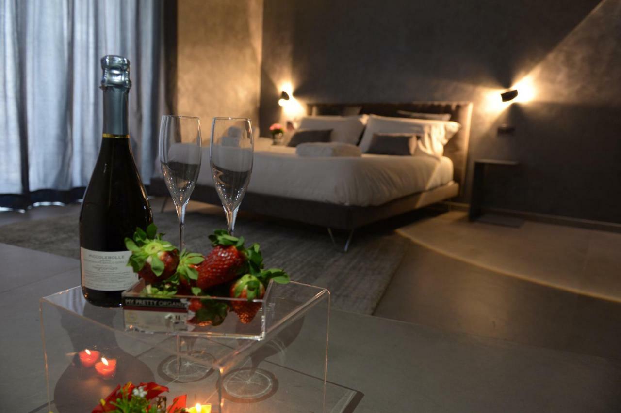 Suite28 Brindisi Bagian luar foto